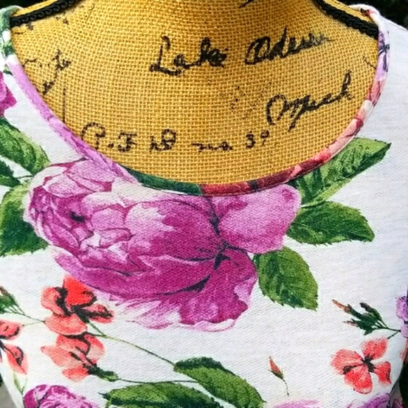 Floral Cold Shoulder Swing Top - Picture 4 of 16